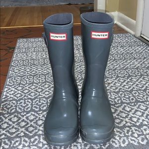Grey hunter rain boots, half calf